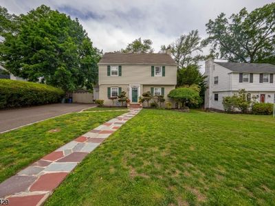 664 Duquesne Ter