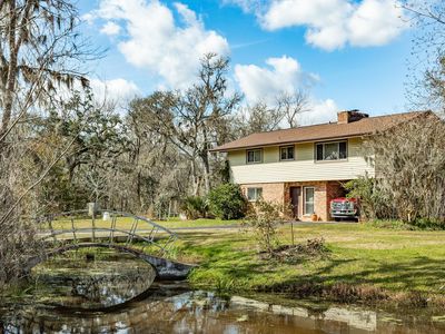 Property at 703 County Road 605, Angleton, TX