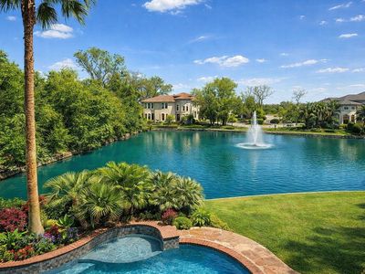 5002 Regency Dr