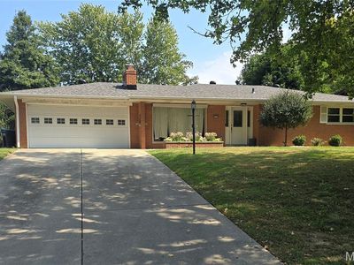 3820 Tanbark Dr