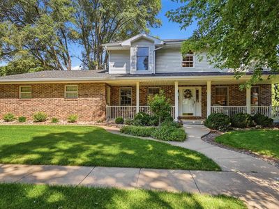 729 Brookview Sq