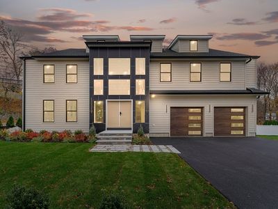 8 Noanett Rd