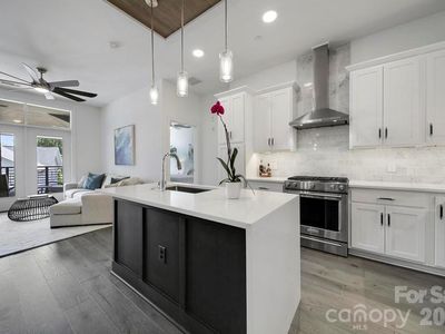 2401 Euclid Ave Unit 301