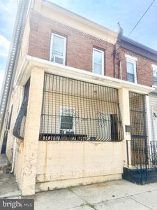 128 York St