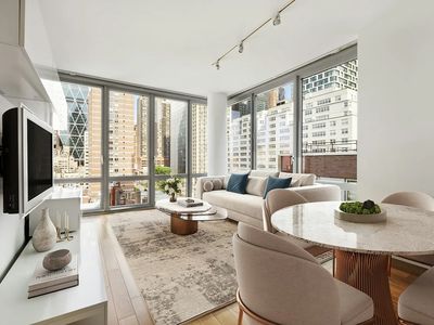 310 W 52nd St APT 11J