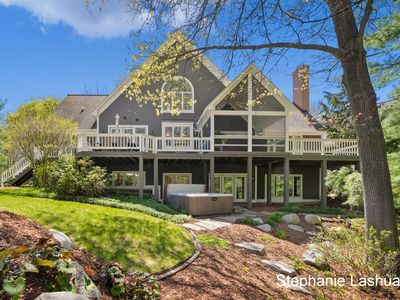 8250 Rum Creek Trl NE