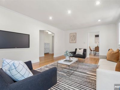 530 Broad Ave APT 17