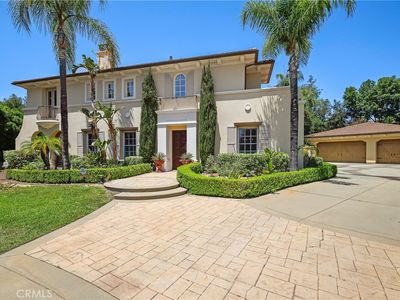 755 Carriage House Dr