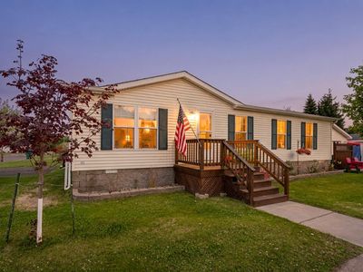 16 Magnolia Dr
