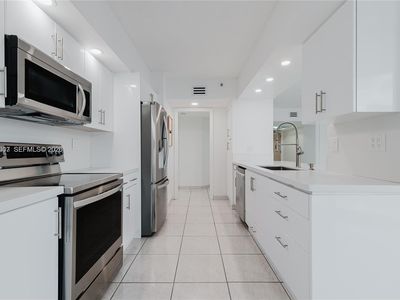 16485 Collins Ave APT 338
