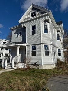 863 N Main St