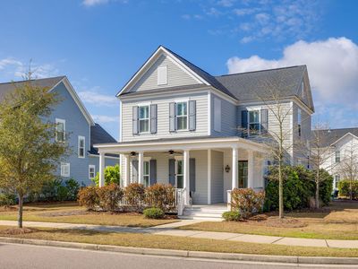 1589 Banning St