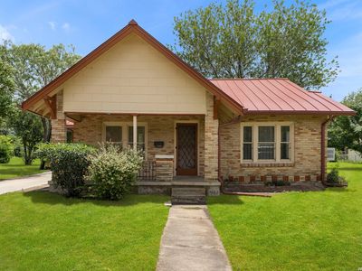 330 BAILEY AVE
