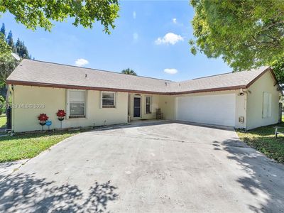 694 Dixie Ln