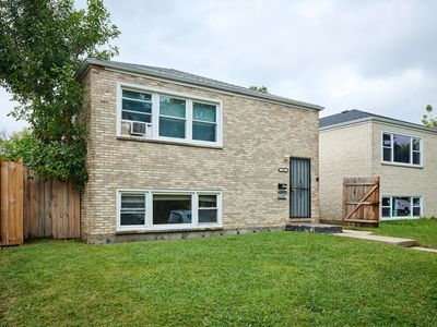 Property at 824 S 13th Ave, Maywood, IL