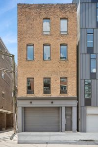 711 N Milwaukee Ave #2