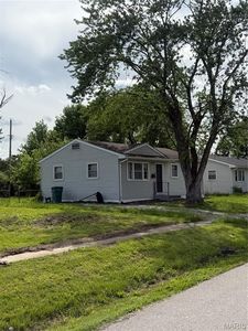 28 School St