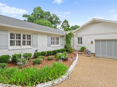 13 Wimbledon Dr E