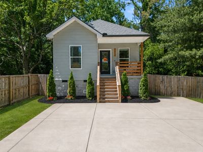 1102 Fernbank Dr