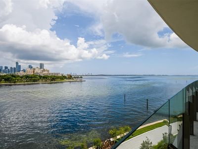 5 Grove Isle Dr #L404