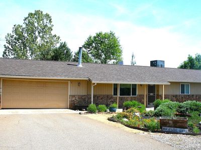 2520 Majestic Oak Cir