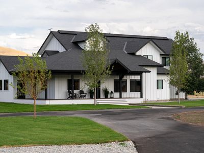 131 Labrador Ln