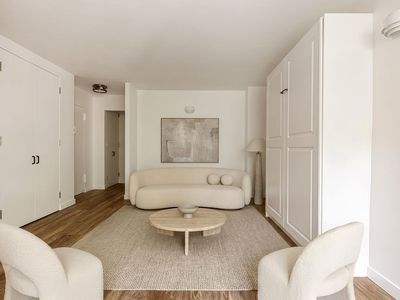 31 Jane St #6G