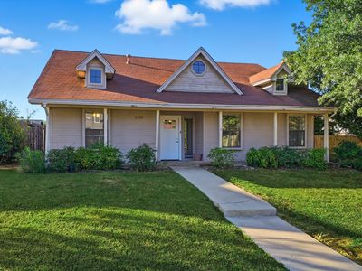 1130 Woodrow Dr