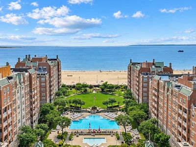 100 Oceana Dr W APT 3F