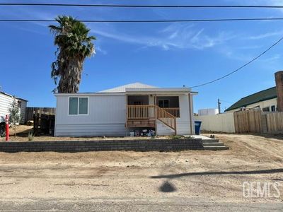 Property at 107 South St, Taft, CA