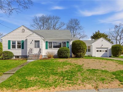 24 Kearns Ave