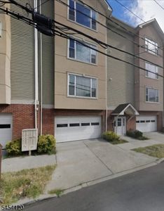 564 52Nd St BLDG 564 #205