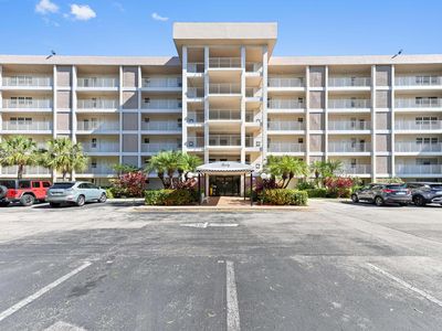 2851 S Palm Aire Drive #101