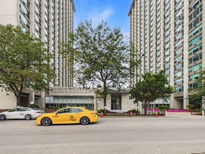 3600 N Lake Shore Dr APT 2324