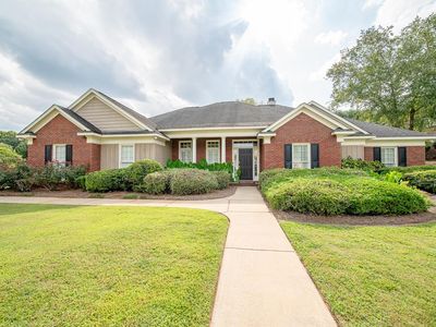 8001 Adelaide Dr
