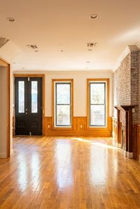 585 Putnam Ave