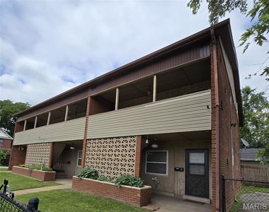 2200 Iowa St