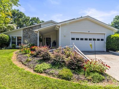 6325 Ellesmere Ct