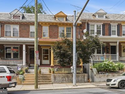 559 W Walnut St