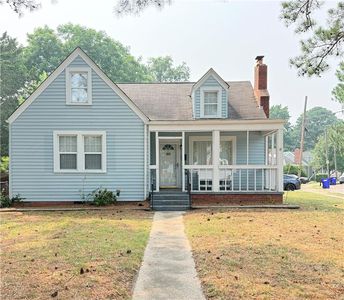 3525 Chesapeake Blvd