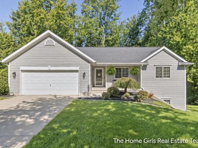 10333 Meadowgate Dr NE