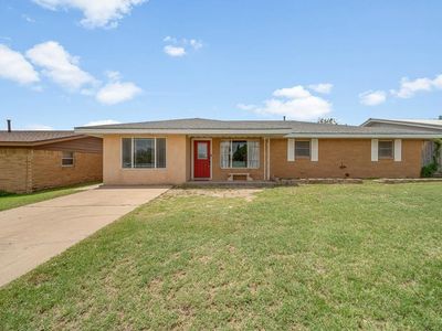 2902 Cactus Dr