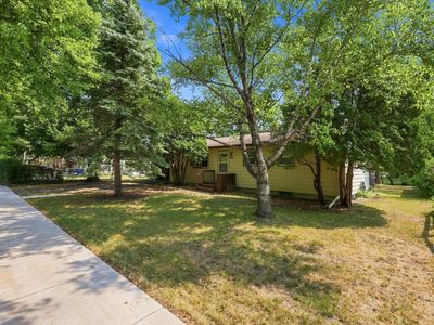 1216 Elm St S
