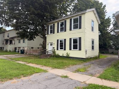 7 W 9th St