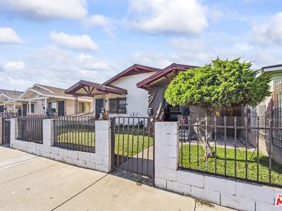 1253 E 76th Pl