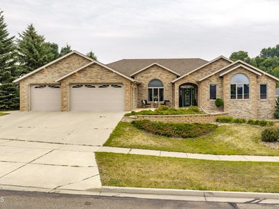1901 Valley Dr