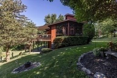 1023 N Woodstock Rd