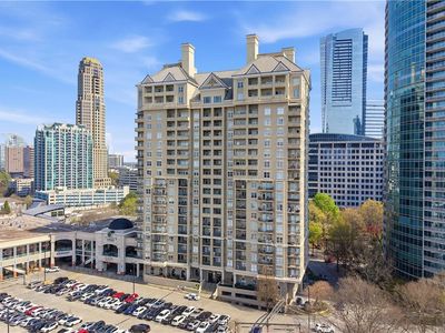 3334 Peachtree Rd NE APT 212