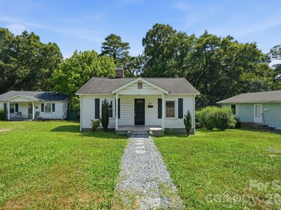 307 Clay St