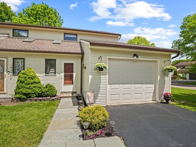 265 Vivian Ln